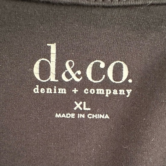 Denim & Company 2 in 1 black and white top. Women’s size XL - Picture 7 of 8